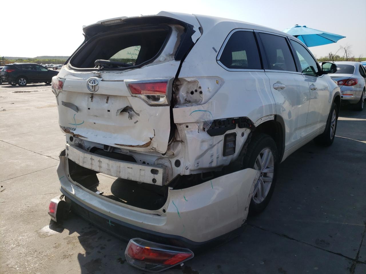 Photo 4 from auction – 2016 TOYOTA HIGHLANDER with VIN 5TDZARFH3GS018537