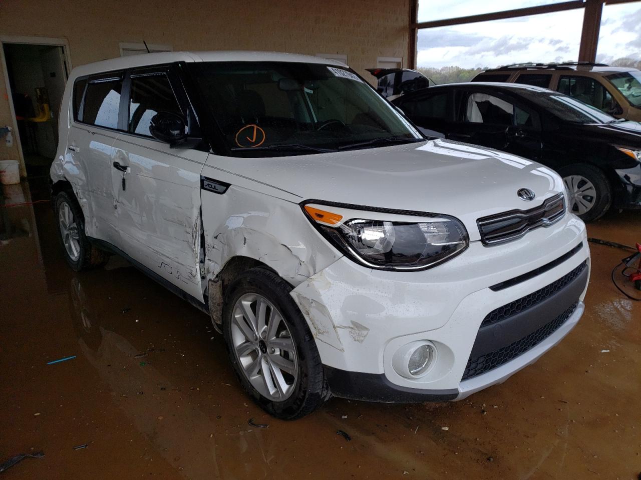 KIA SOUL + 2017 with VIN KNDJP3A50H7438533 - Photo from auction
