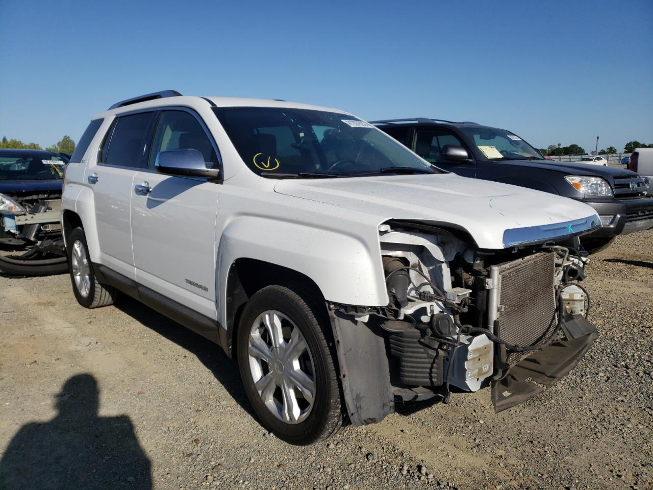 GMC TERRAIN SL 2017 with VIN 2GKFLUEK8H6310729 - Photo from auction