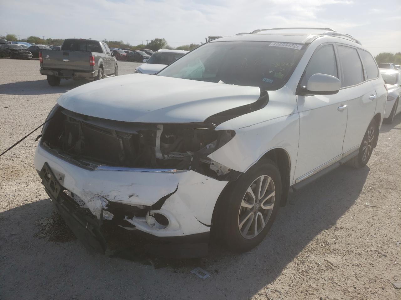Photo 2 from auction – 2014 NISSAN PATHFINDER with VIN 5N1AR2MNXEC704185
