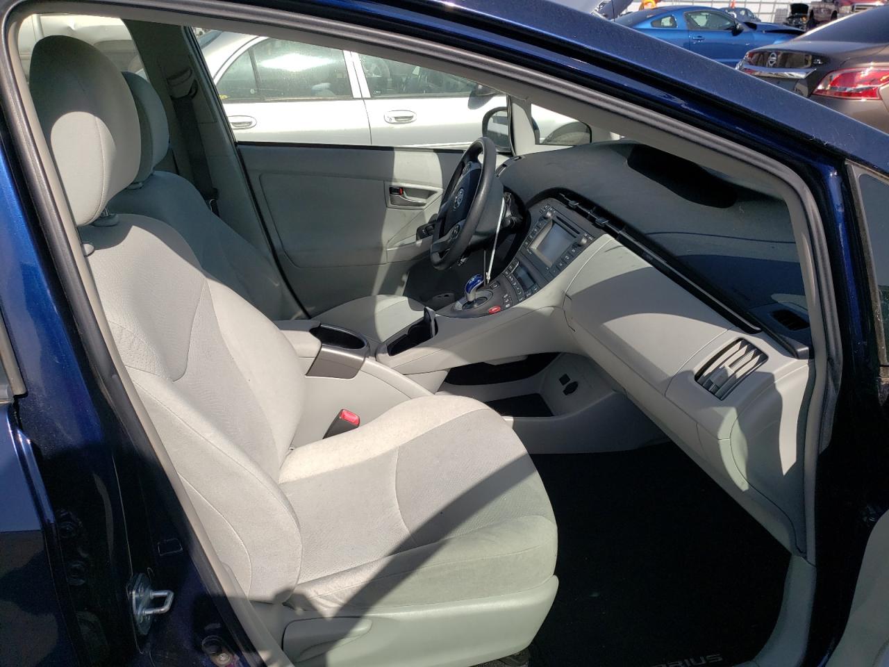 Photo 5 from auction – 2012 TOYOTA PRIUS with VIN JTDKN3DU4C1480325