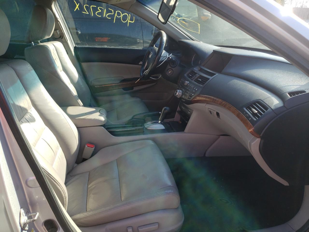 Photo 5 from auction – 2011 HONDA ACCORD EXL with VIN 1HGCP2F85BA003587