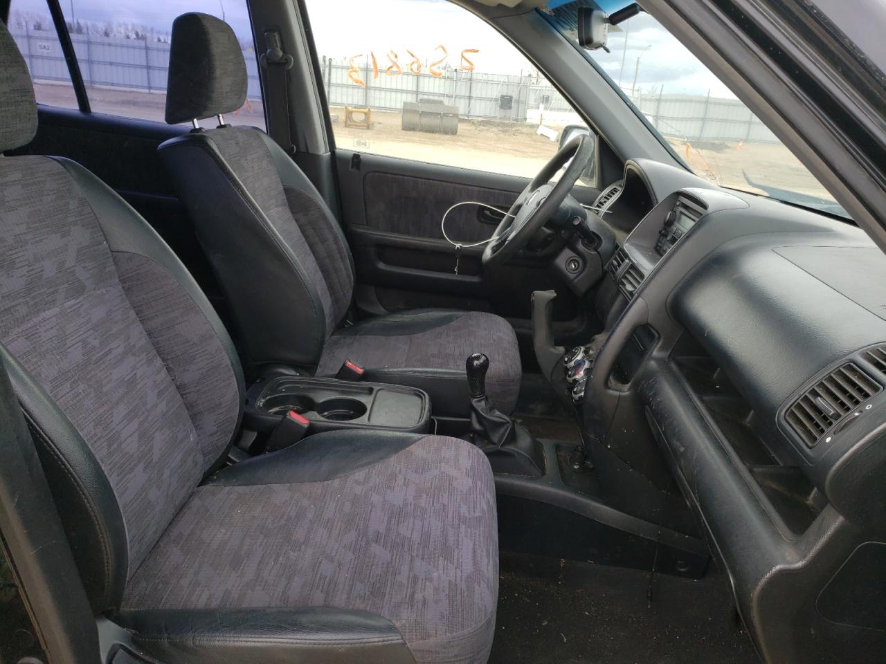 Photo 5 from auction – 2002 HONDA CR-V LX with VIN JHLRD774X2C809247