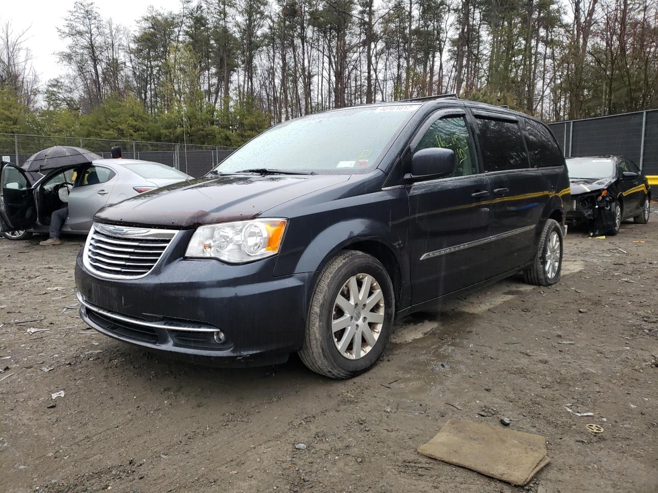 Photo 2 from auction – 2014 CHRYSLER TOWN & COU with VIN 2C4RC1BG2ER268785