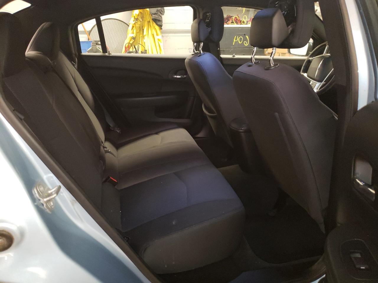 Photo 6 from auction – 2014 CHRYSLER 200 TOURIN with VIN 1C3CCBBG1EN114274