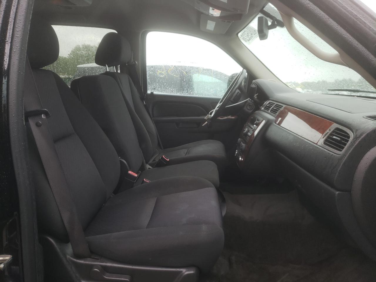 Photo 5 from auction – 2012 CHEVROLET SUBURBAN C with VIN 1GNSCHE05CR107575