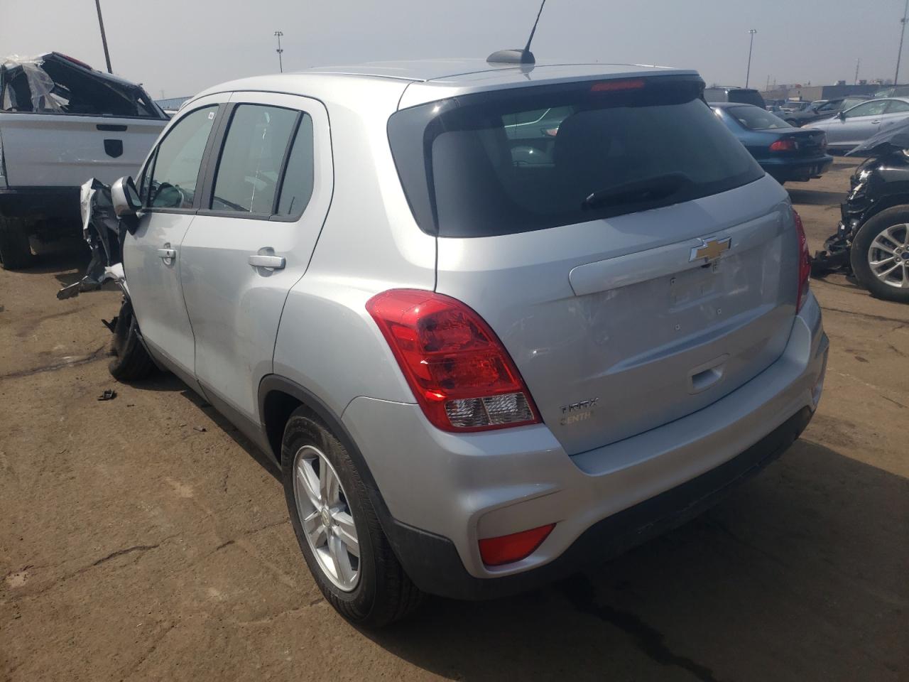 Photo 3 from auction – 2020 CHEVROLET TRAX LS with VIN 3GNCJKSB0LL189767