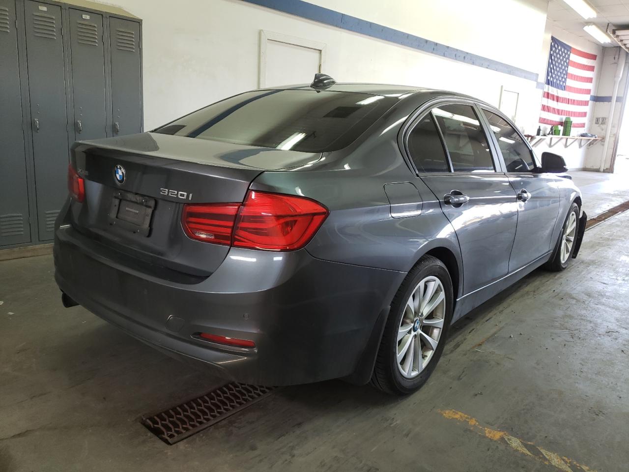 Photo 4 from auction – 2017 BMW 320 XI with VIN WBA8E5G50HNU41898
