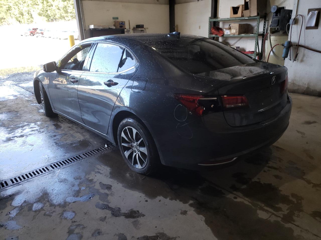 Photo 3 from auction – 2015 ACURA TLX TECH with VIN 19UUB1F54FA013908