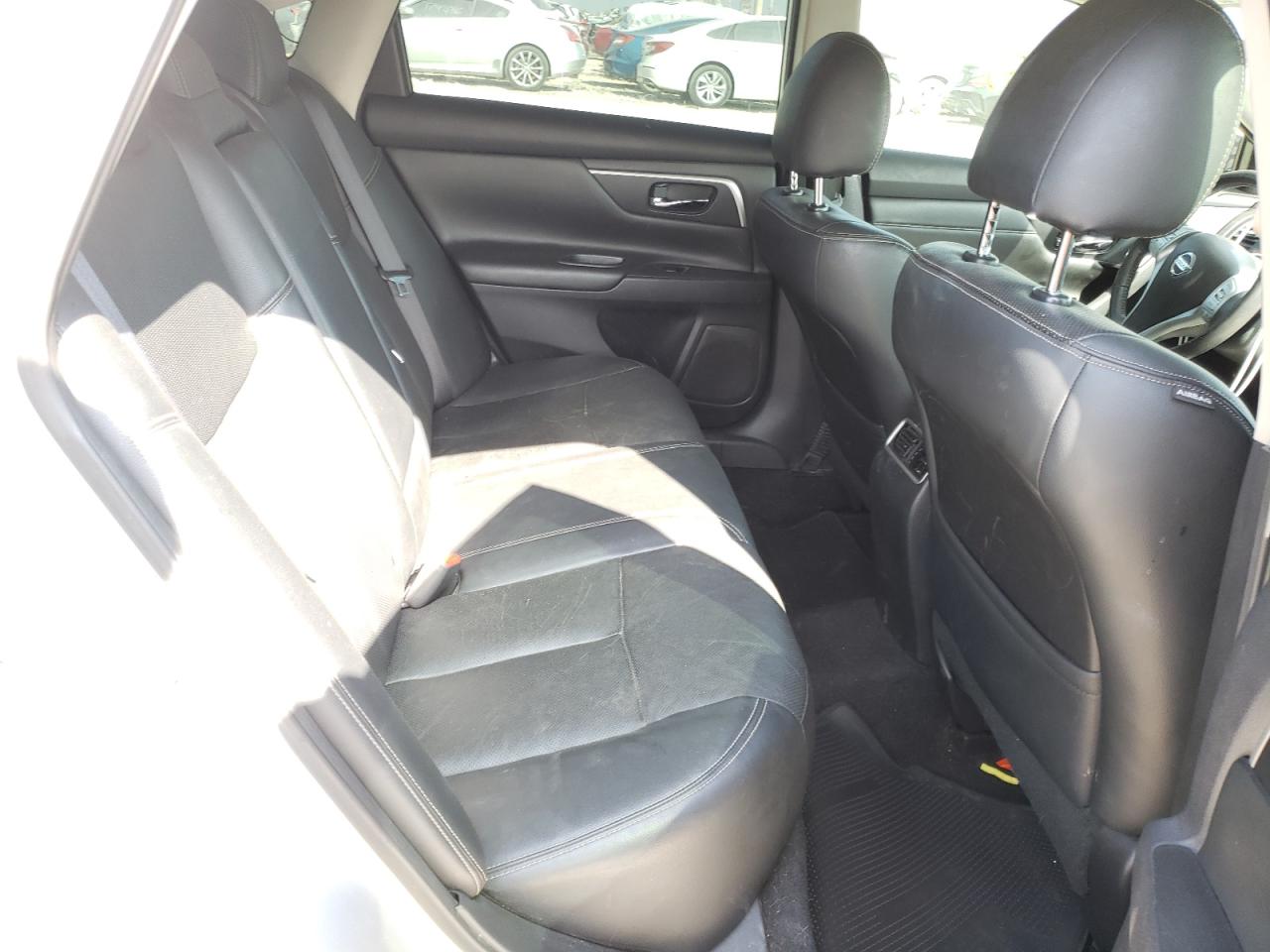 Photo 6 from auction – 2017 NISSAN ALTIMA 2.5 with VIN 1N4AL3AP3HC194984