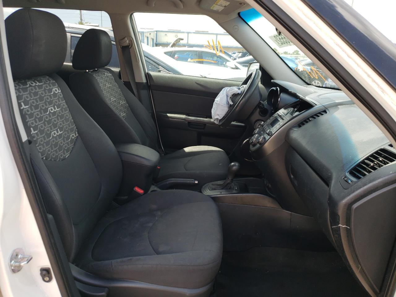 Photo 5 from auction – 2011 KIA SOUL + with VIN KNDJT2A23B7711127