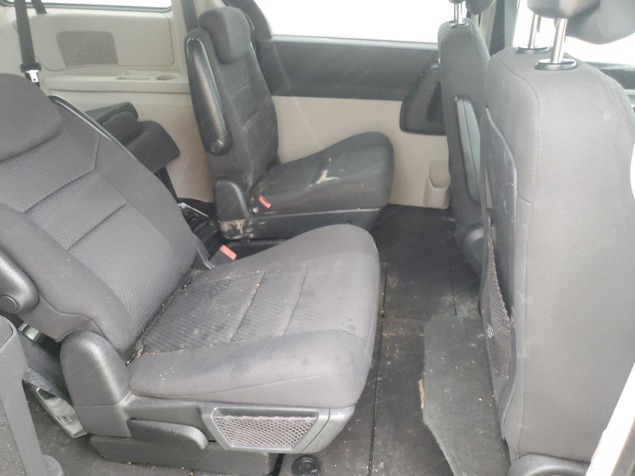 Photo 6 from auction – 2010 DODGE GRAND CARA with VIN 2D4RN5D14AR403126
