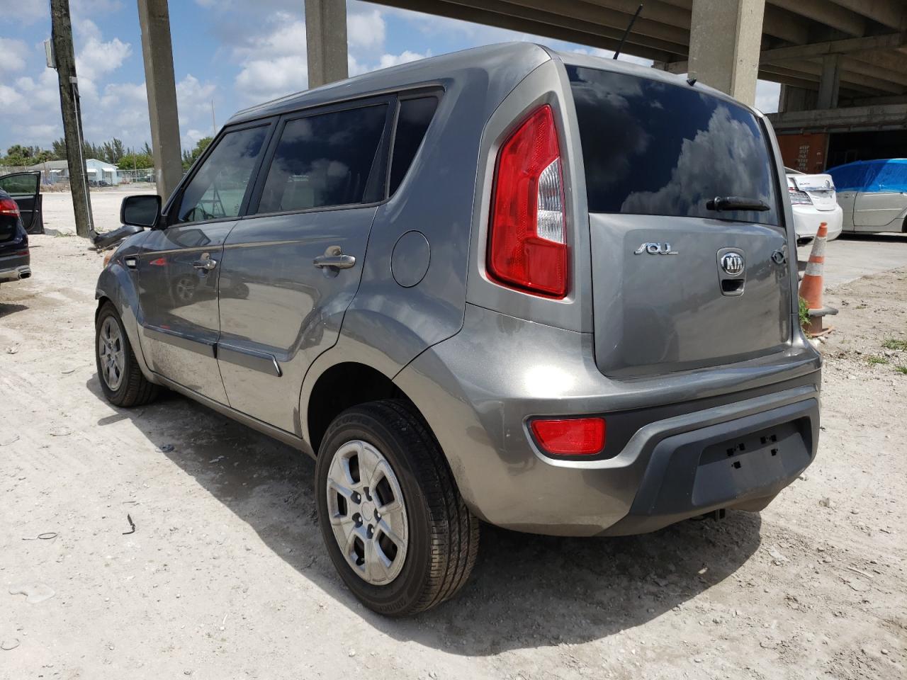 Photo 3 from auction – 2013 KIA SOUL with VIN KNDJT2A57D7630872