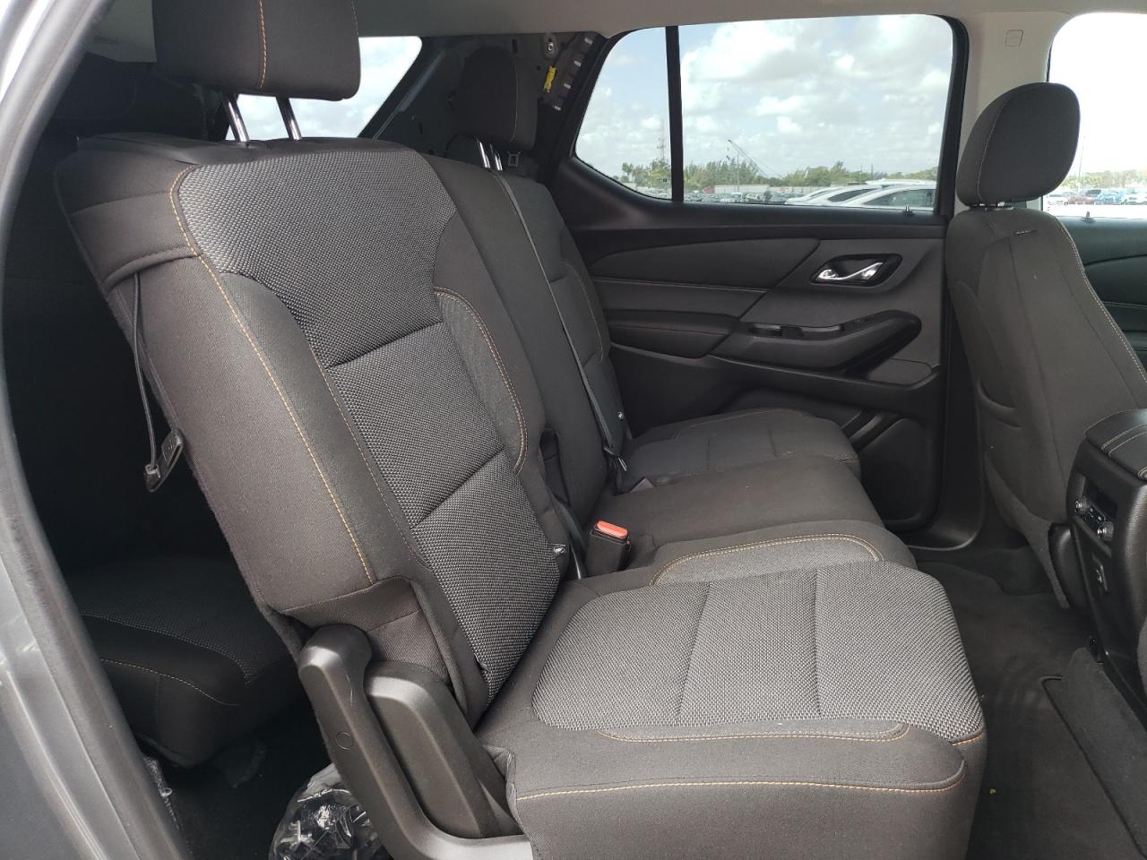 Photo 6 from auction – 2020 CHEVROLET TRAVERSE L with VIN 1GNERFKW2LJ311726