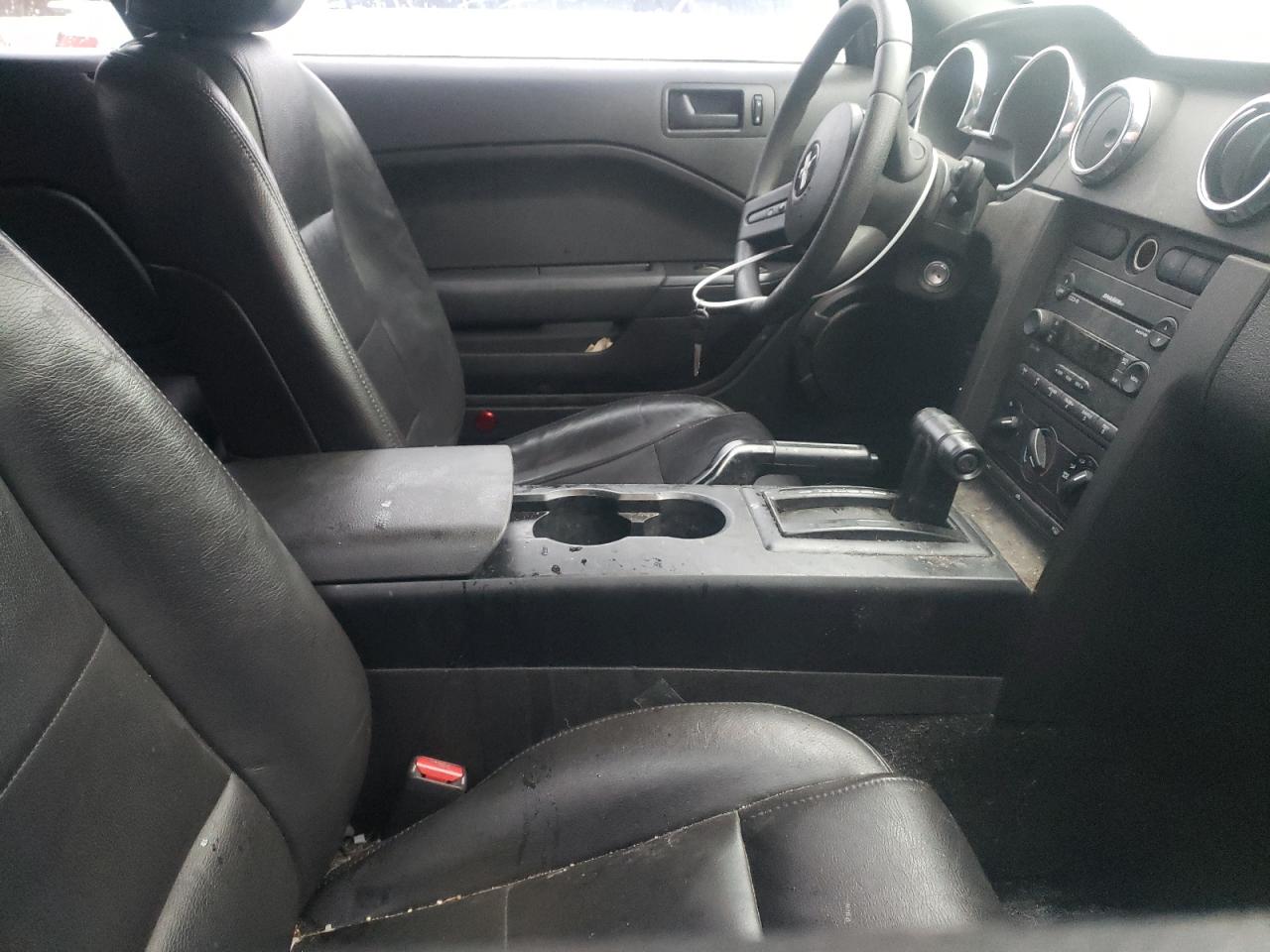 Photo 5 from auction – 2005 FORD MUSTANG with VIN 1ZVFT84N855213842