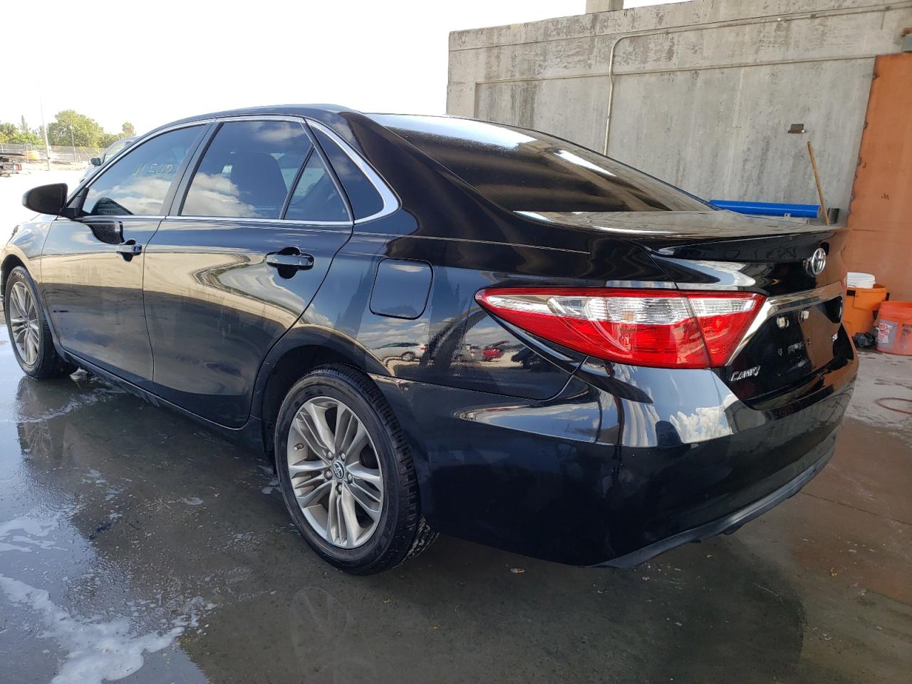 Photo 3 from auction – 2016 TOYOTA CAMRY LE with VIN 4T1BF1FK2GU162779