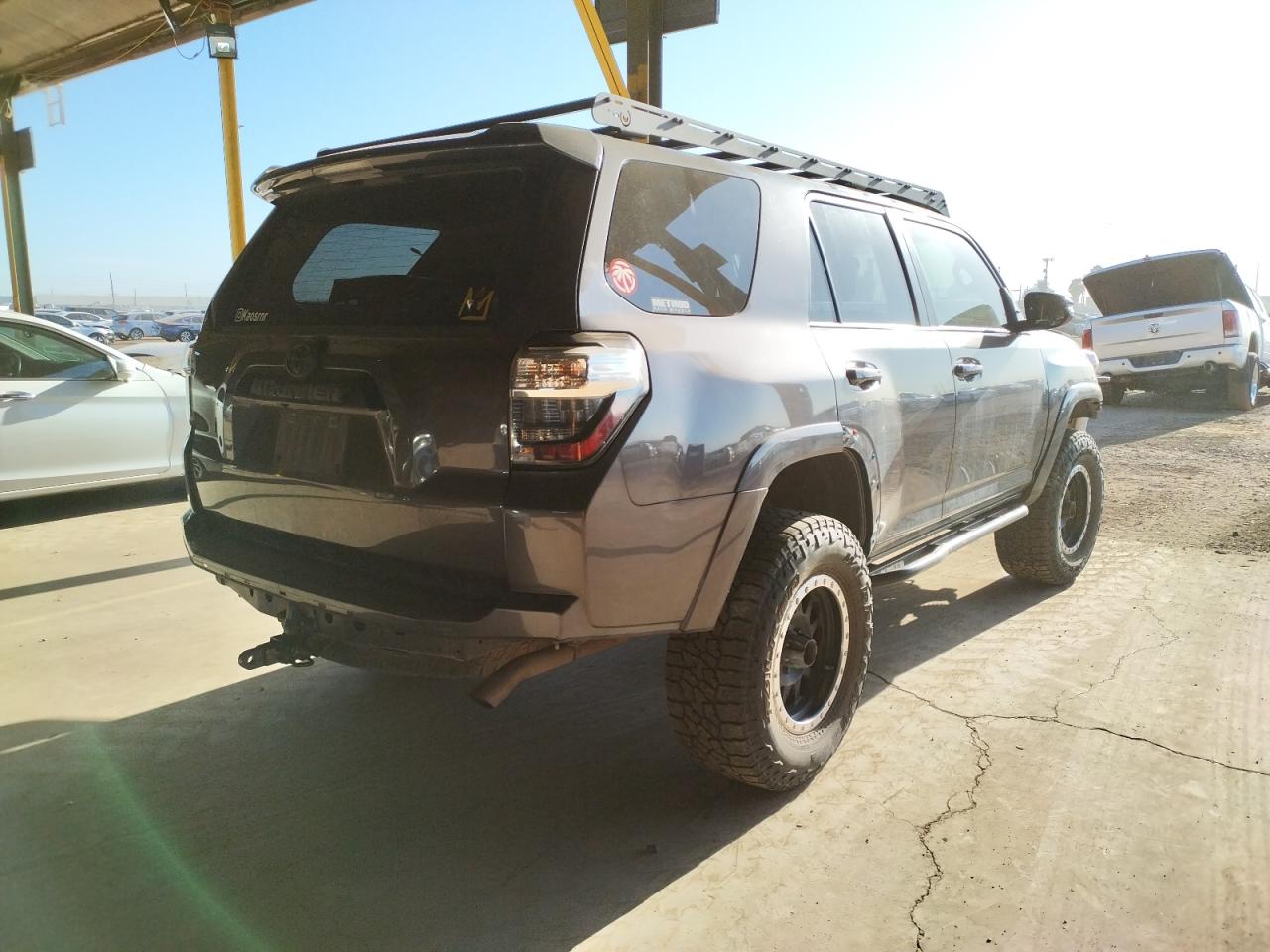 Photo 4 from auction – 2016 TOYOTA 4RUNNER SR with VIN JTEBU5JR0G5304865