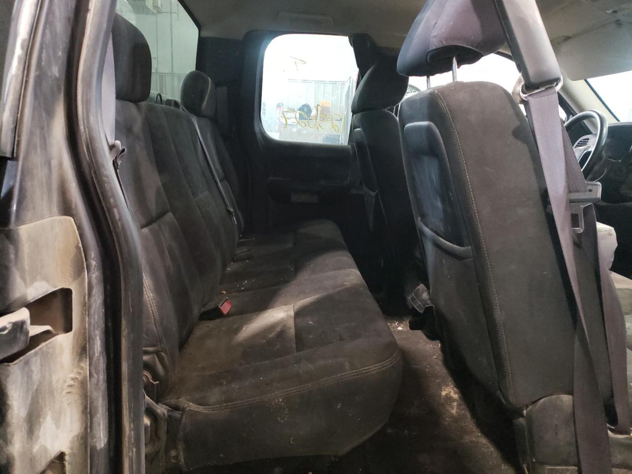 Photo 6 from auction – 2011 CHEVROLET SILVERADO with VIN 1GCRKREA6BZ260019