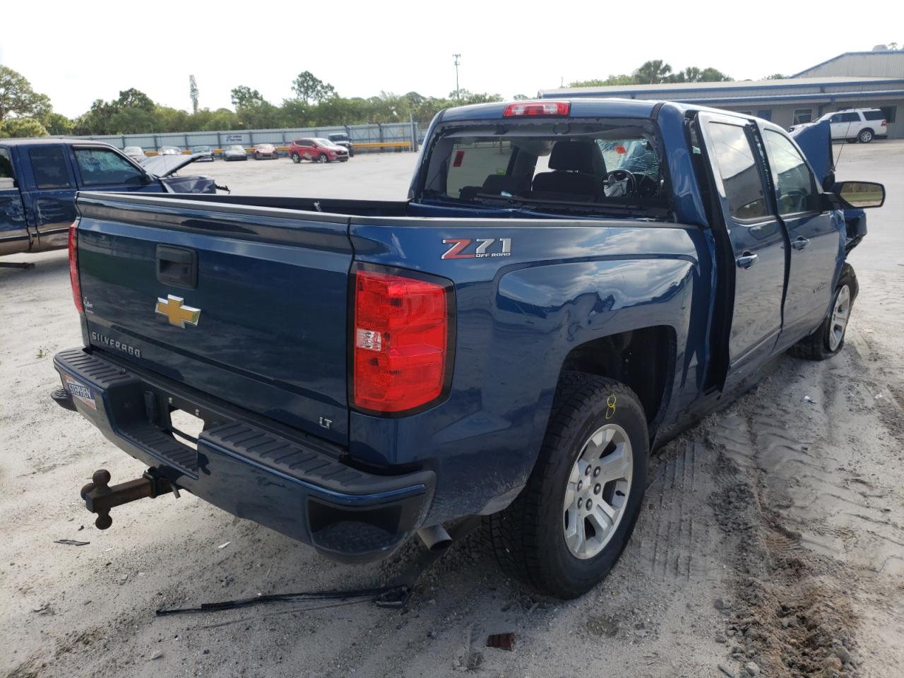 Photo 4 from auction – 2018 CHEVROLET SILVERADO with VIN 3GCUKREC0JG292667