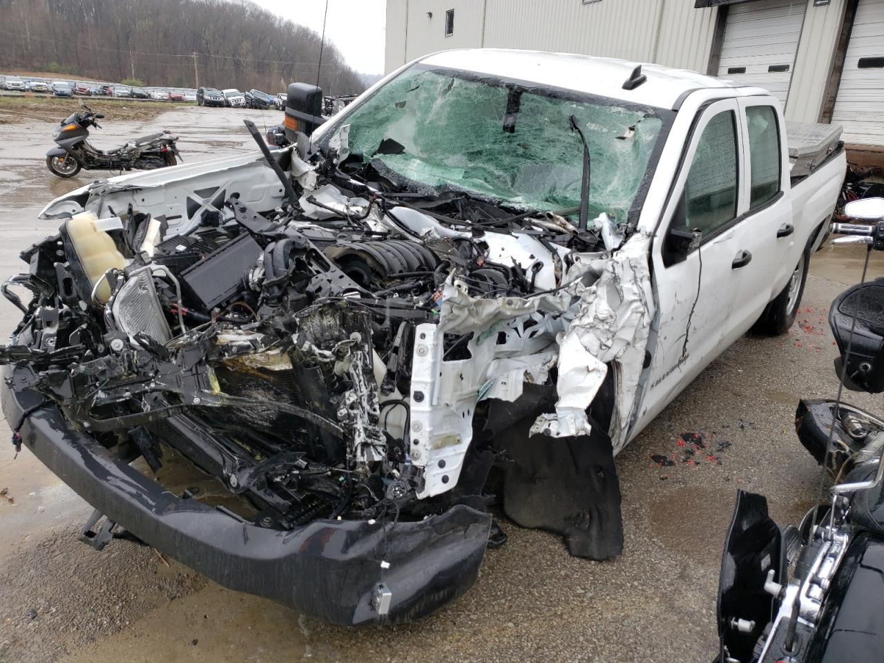 Photo 2 from auction – 2018 CHEVROLET SILVERADO with VIN 1GCRCNEC5JZ353720