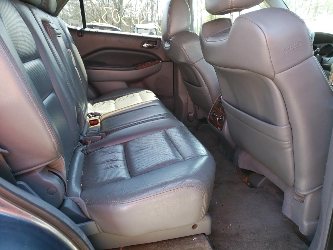 Photo 6 from auction – 2005 ACURA MDX with VIN 2HNYD18605H506656