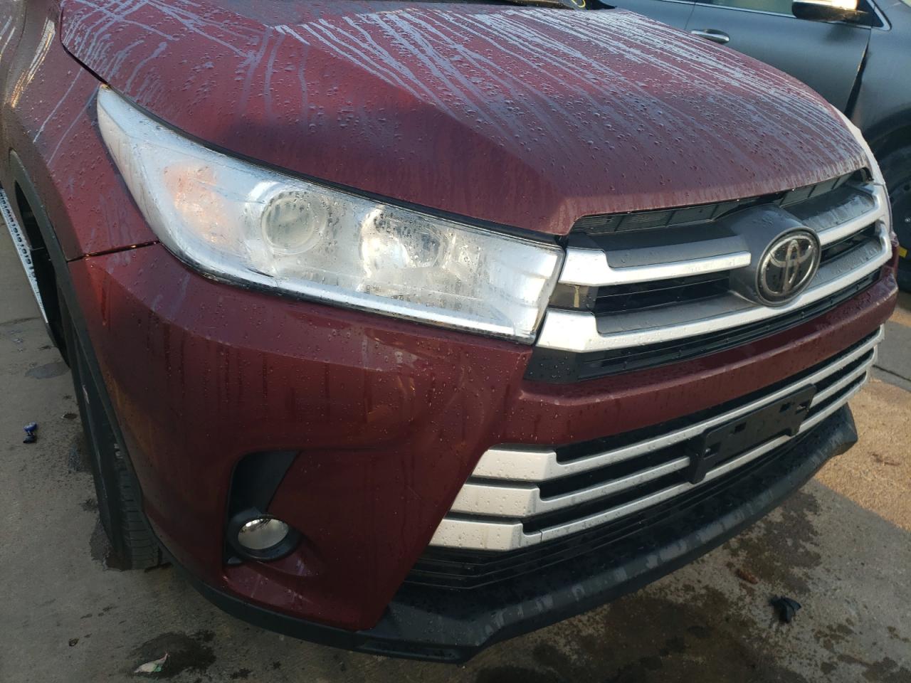 Photo 9 from auction – 2018 TOYOTA HIGHLANDER with VIN 5TDJZRFH7JS488728