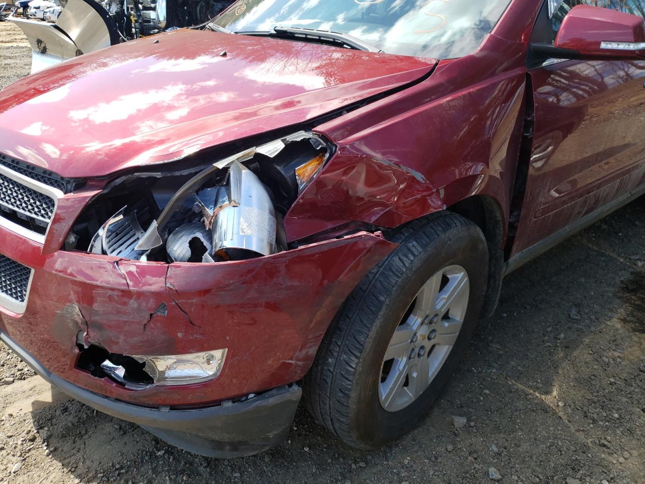 Photo 9 from auction – 2010 CHEVROLET TRAVERSE L with VIN 1GNLVFED3AJ267262