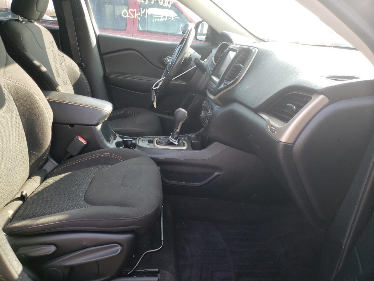 Photo 5 from auction – 2016 JEEP CHEROKEE L with VIN 1C4PJMCS3GW309954