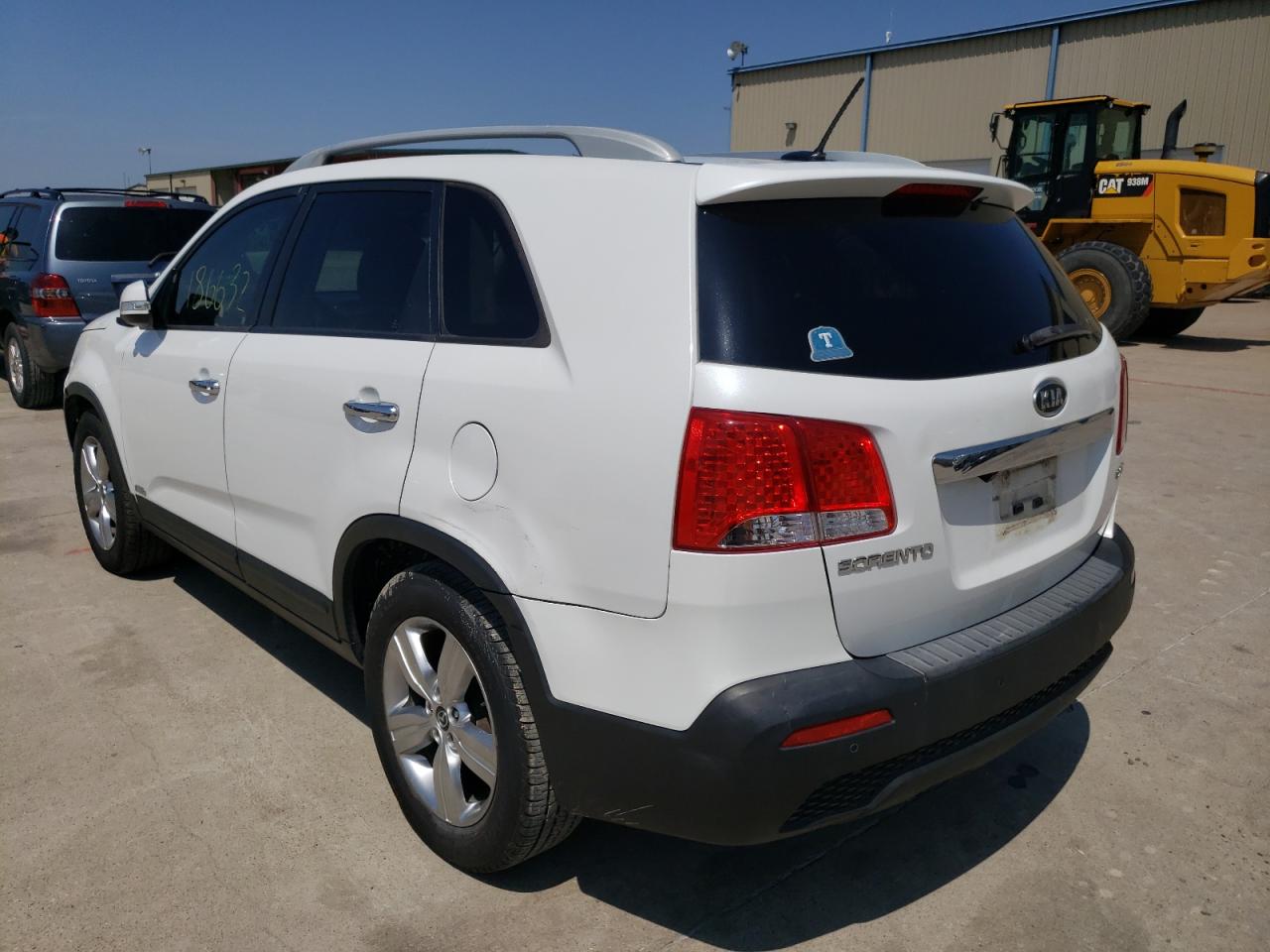 Photo 3 from auction – 2012 KIA SORENTO EX with VIN 5XYKUDA29CG289706
