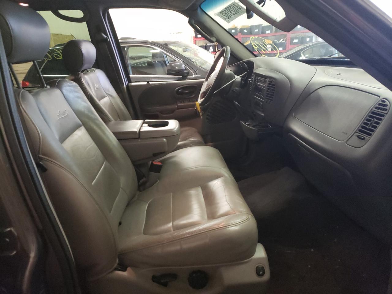 Photo 5 from auction – 2003 FORD F150 SUPER with VIN 1FTRW08L63KD27905