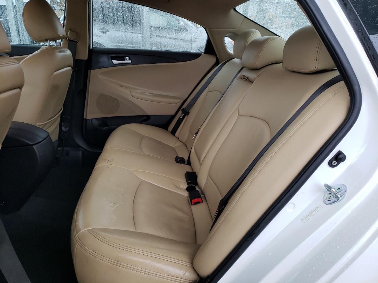 Photo 6 from auction – 2011 HYUNDAI SONATA with VIN 5NPEB4AC9BH070599