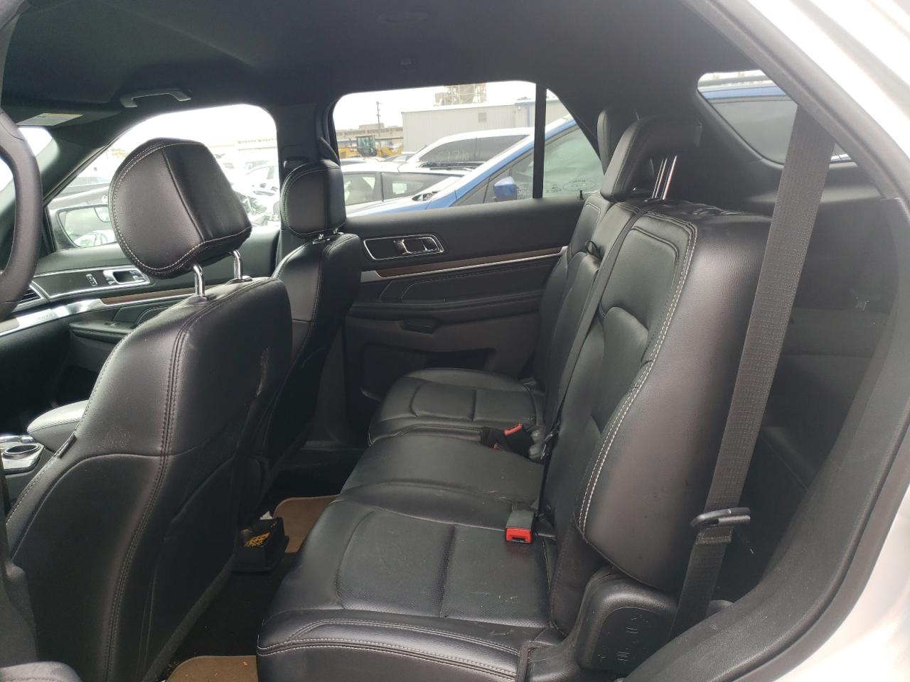 Photo 6 from auction – 2017 FORD EXPLORER L with VIN 1FM5K7F82HGC27002