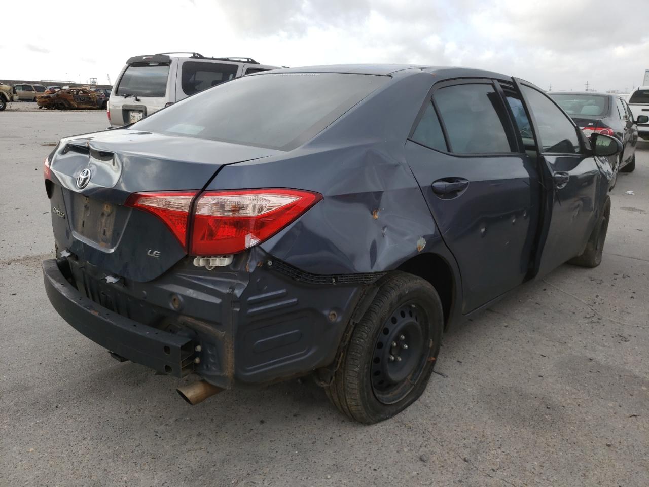 Photo 4 from auction – 2017 TOYOTA COROLLA L with VIN 5YFBURHEXHP574138
