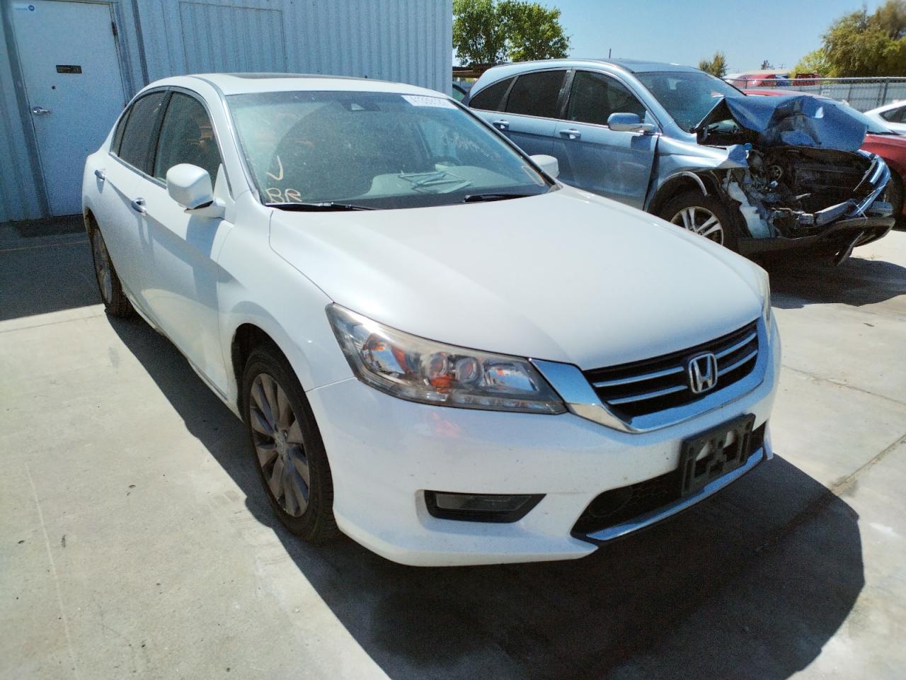 HONDA ACCORD TOU 2015 with VIN 1HGCR3F91FA028811 - Photo from auction
