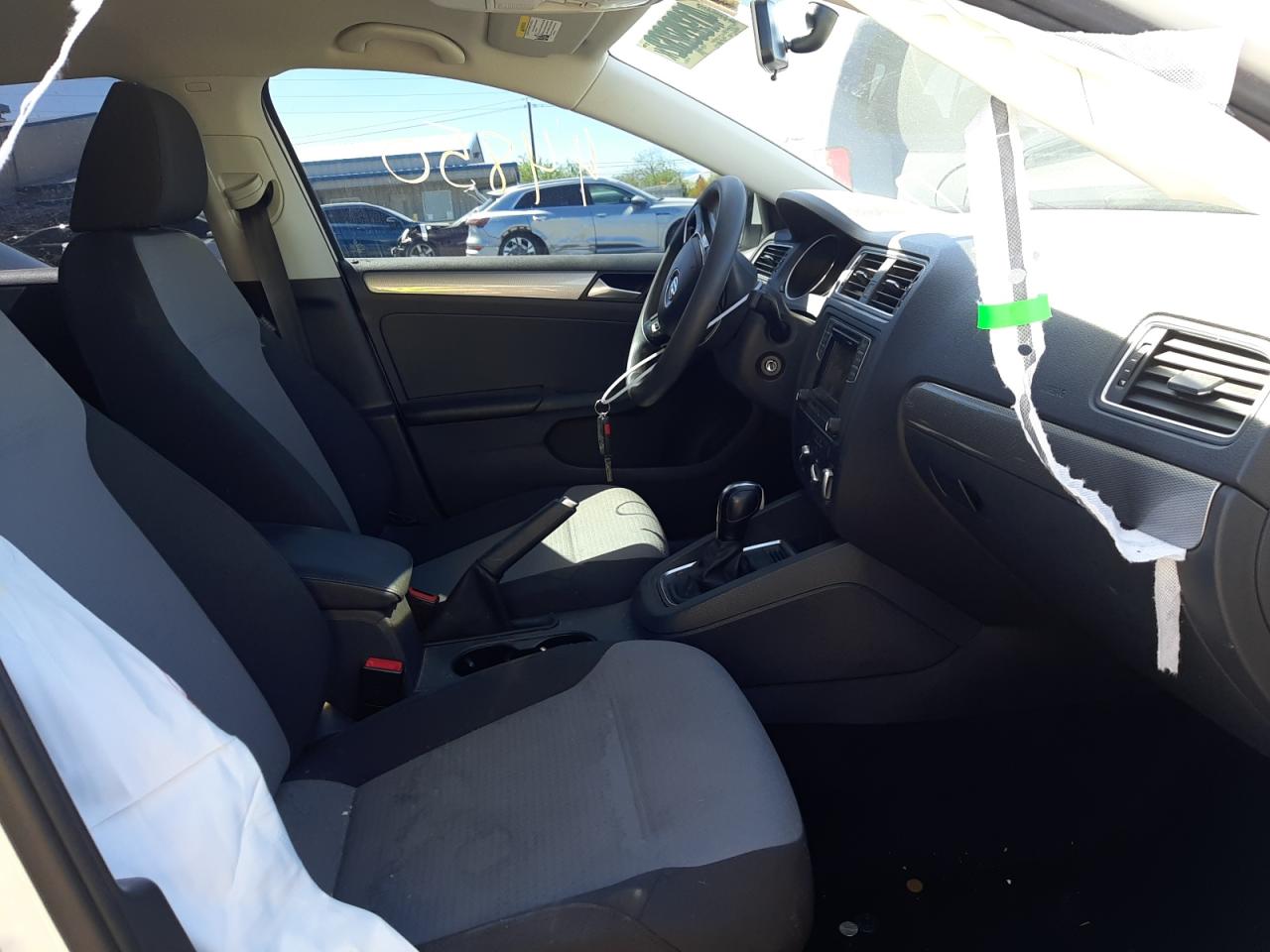 Photo 5 from auction – 2017 VOLKSWAGEN JETTA S with VIN 3VW2B7AJ0HM327071