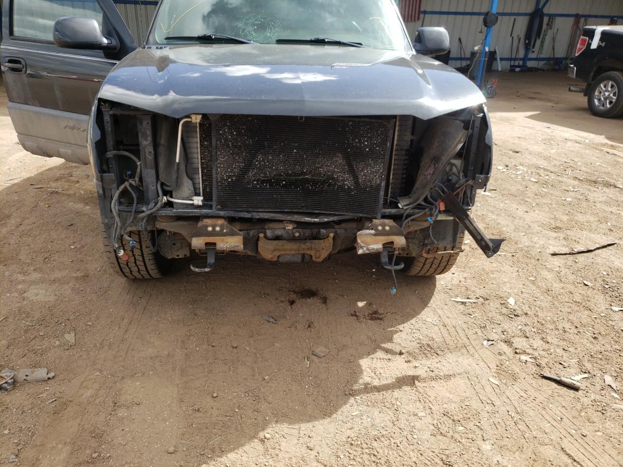 Photo 9 from auction – 2004 CHEVROLET AVALANCHE with VIN 3GNEK12T24G193497