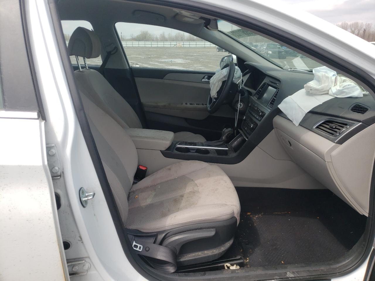Photo 5 from auction – 2016 HYUNDAI SONATA SE with VIN 5NPE24AF4GH339836