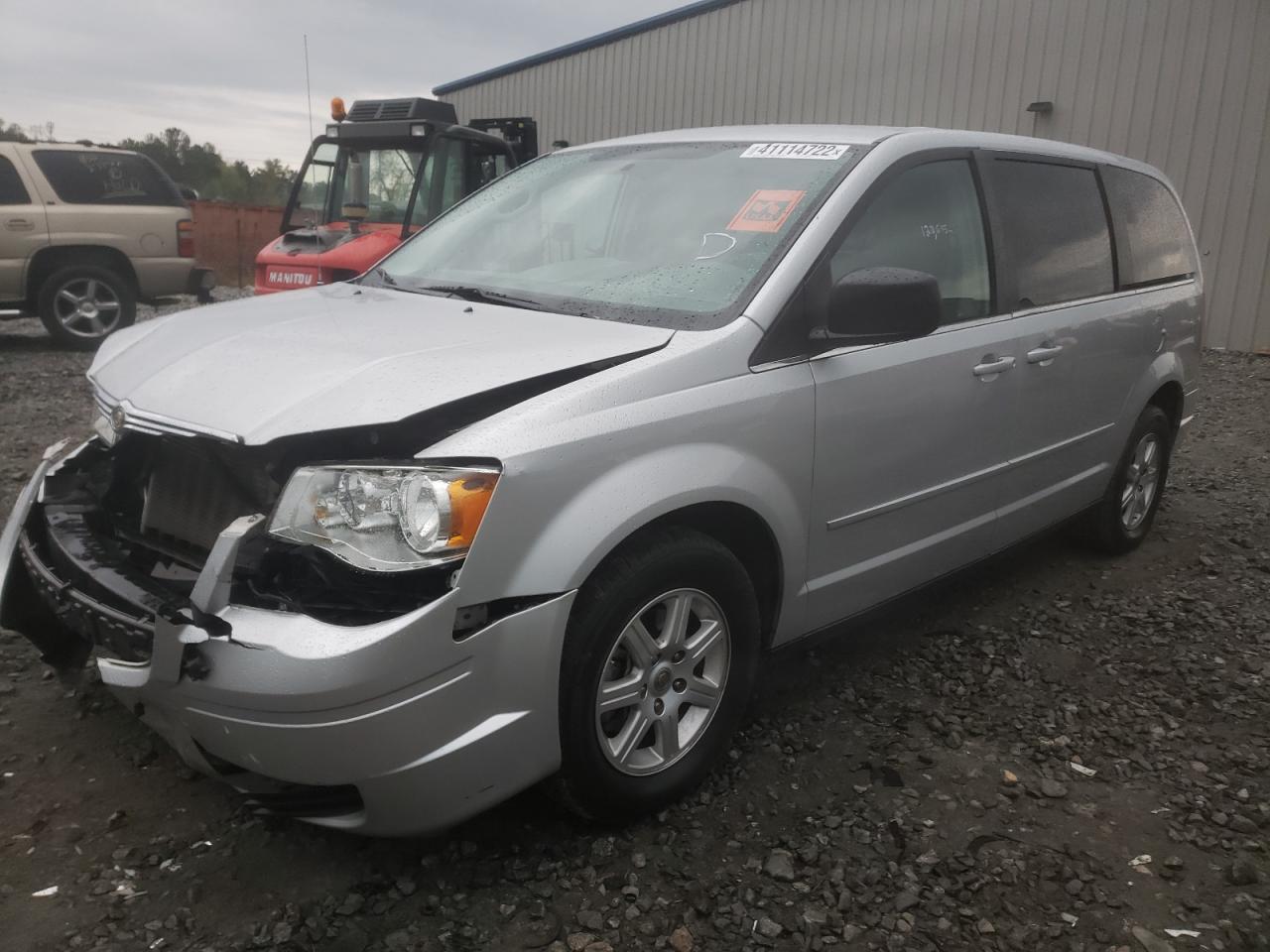 Photo 2 from auction – 2010 CHRYSLER TOWN & COU with VIN 2A4RR2D14AR404514