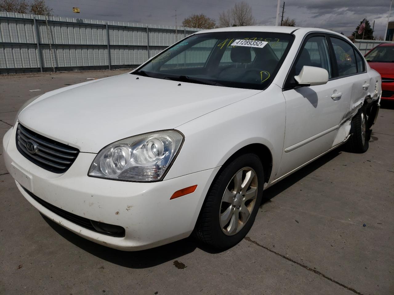 Photo 2 from auction – 2006 KIA OPTIMA LX with VIN KNAGE124465035557