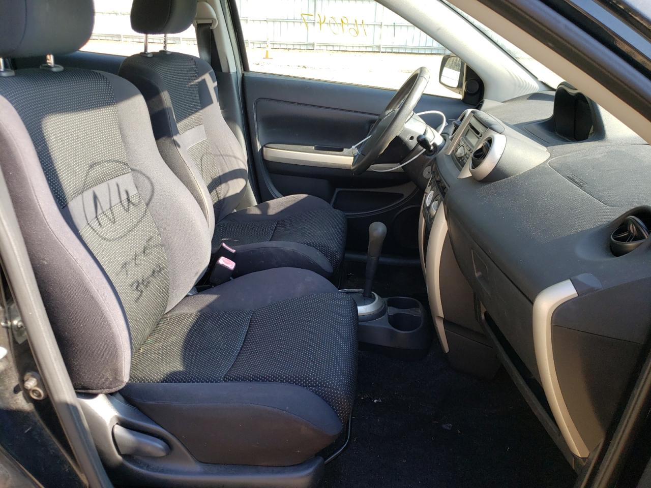Photo 5 from auction – 2005 TOYOTA SCION XA with VIN JTKKT624550116524