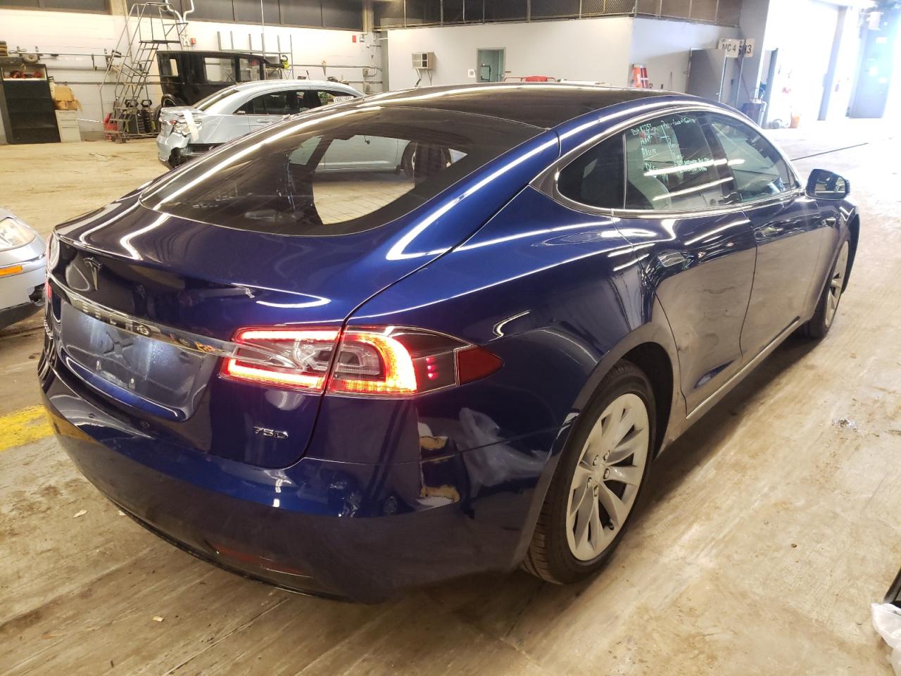 Photo 4 from auction – 2018 TESLA MODEL S with VIN 5YJSA1E20JF297022