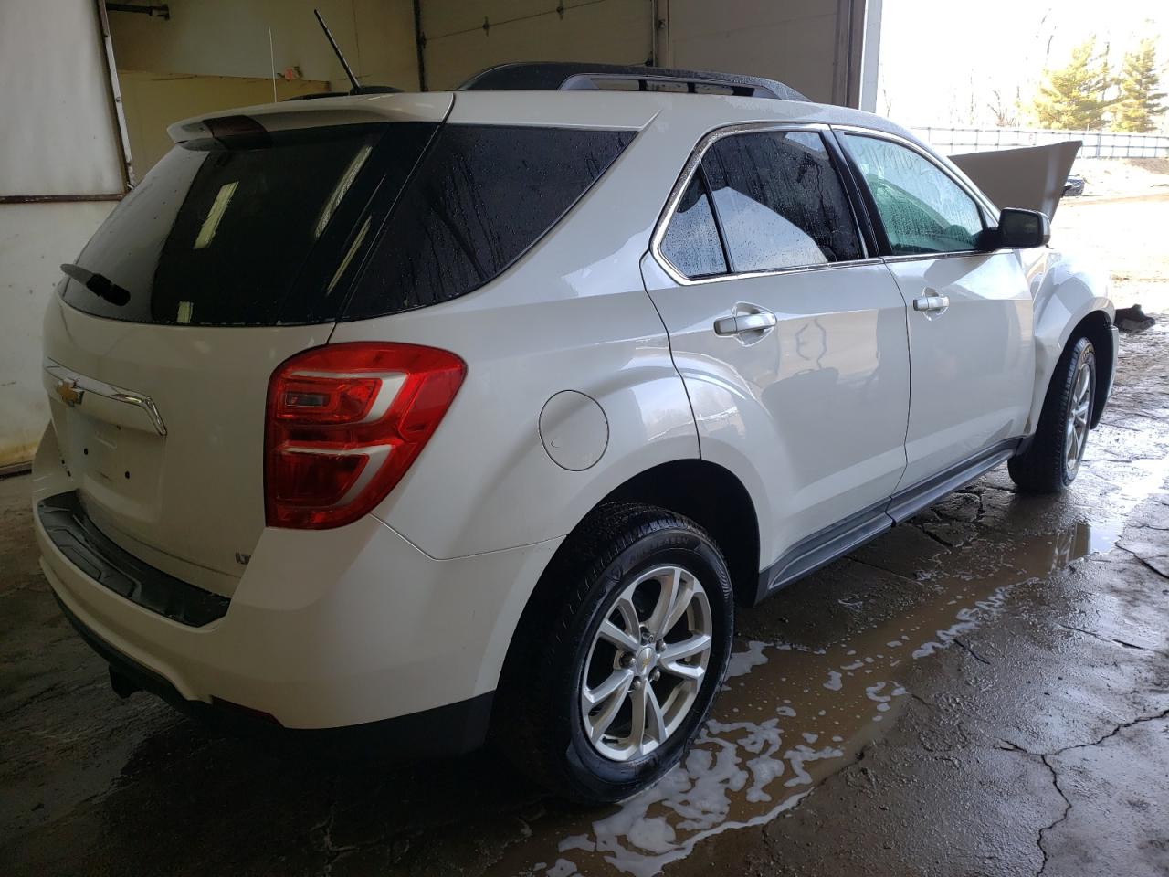Photo 4 from auction – 2017 CHEVROLET EQUINOX LT with VIN 2GNFLFEK5H6293046