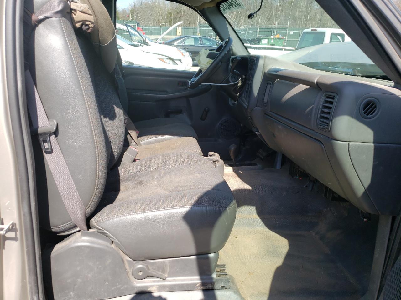 Photo 5 from auction – 2005 CHEVROLET SILVERADO with VIN 1GCEK14X75Z181243