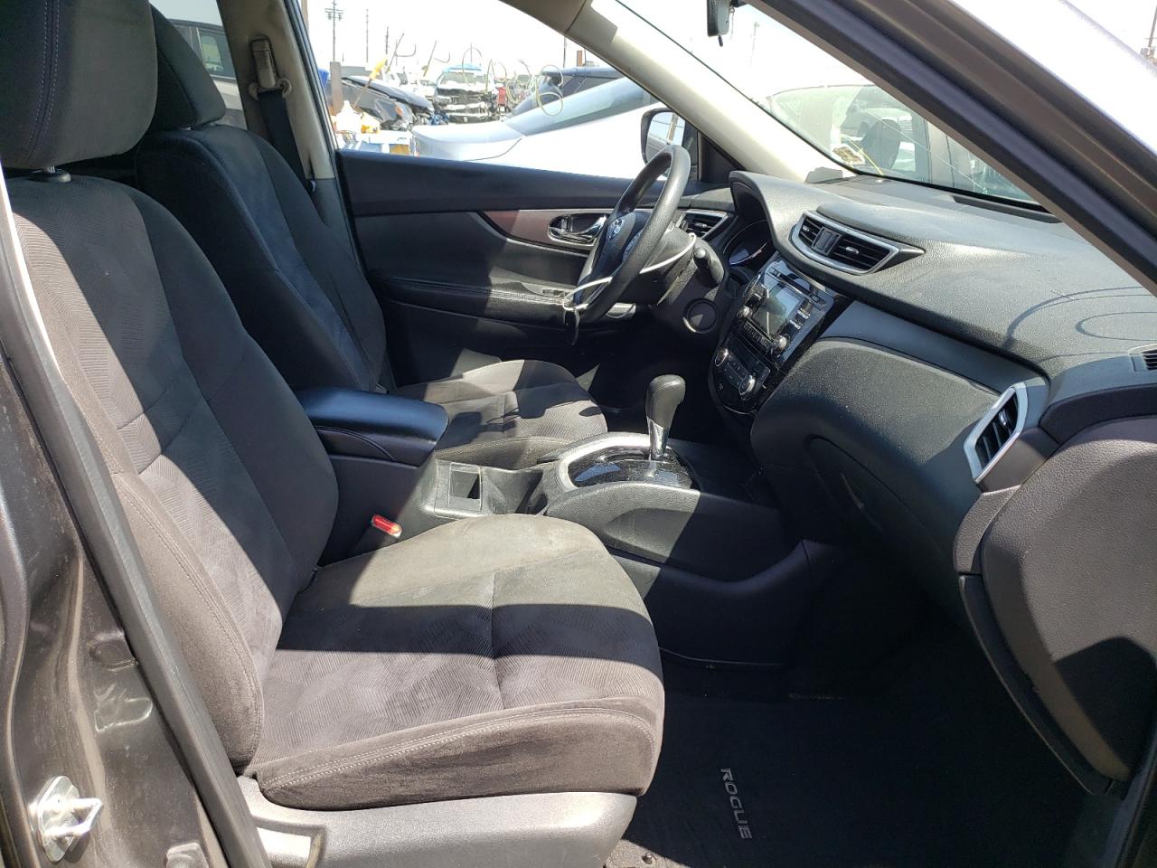 Photo 5 from auction – 2015 NISSAN ROGUE S with VIN KNMAT2MV7FP542578