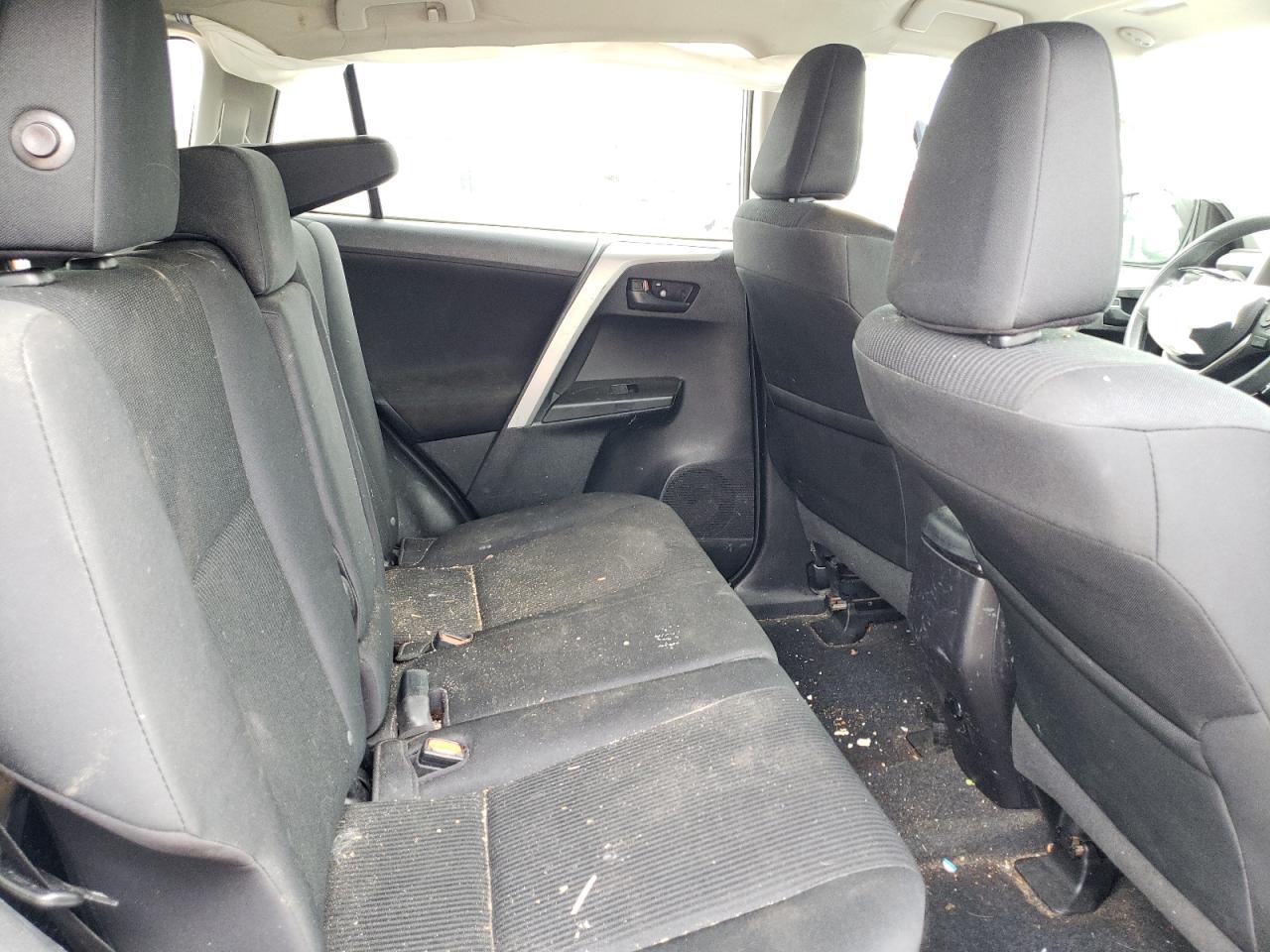 Photo 6 from auction – 2017 TOYOTA RAV4 LE with VIN 2T3ZFREV6HW348780