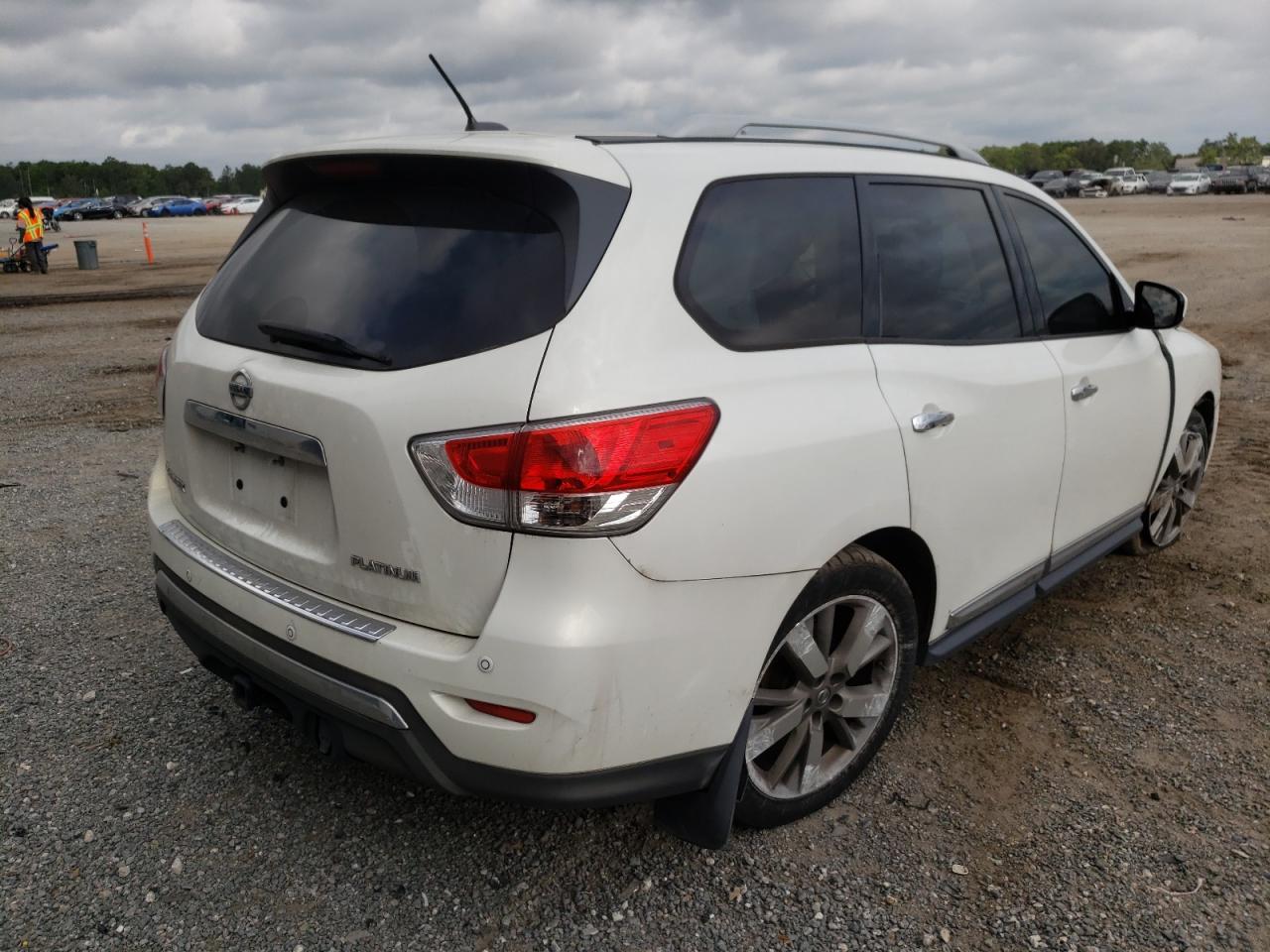 Photo 4 from auction – 2014 NISSAN PATHFINDER with VIN 5N1AR2MN8EC665094