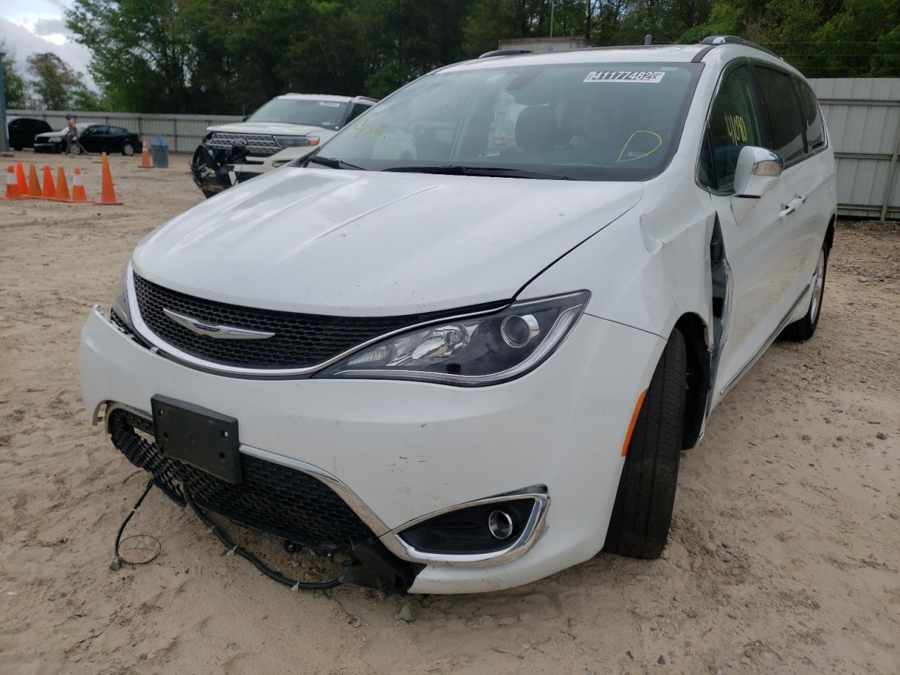 Photo 2 from auction – 2020 CHRYSLER PACIFICA L with VIN 2C4RC1GG9LR171573