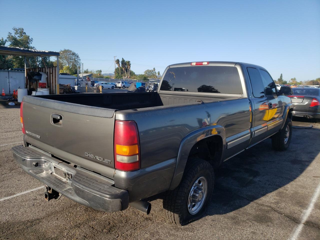 Photo 4 from auction – 2002 CHEVROLET SILVERADO with VIN 1GCHC29U92E269356