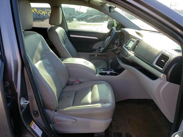 Photo 5 from auction – 2019 TOYOTA HIGHLANDER with VIN 5TDZZRFH8KS298327