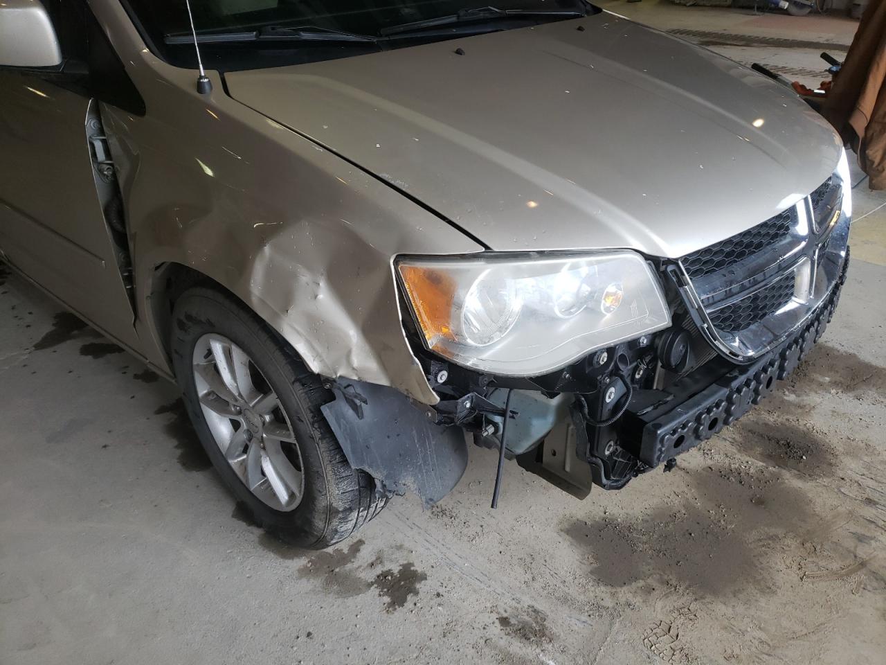 Photo 9 from auction – 2014 DODGE GRAND CARA with VIN 2C4RDGCG8ER242061